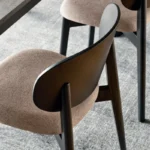 Chaise Odea – Confort CHR en bois massif – Image 3