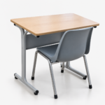 Table et chaise scolaires en bois et métal – Image 2