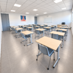 Table et chaise scolaires en bois et métal – Image 5